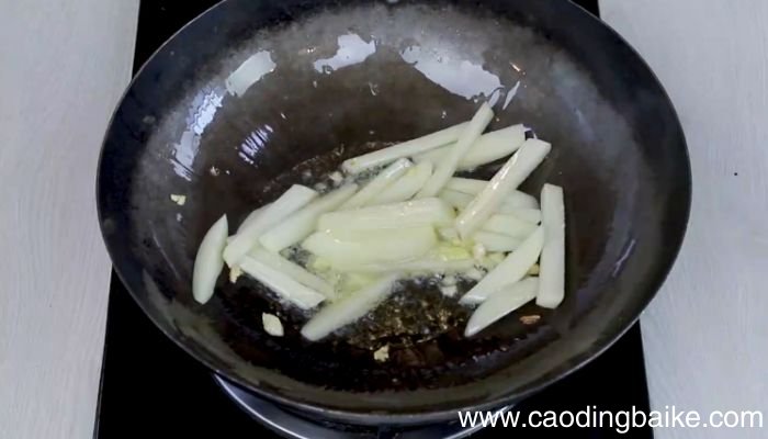 蛤蜊炖土豆家常做法 蛤蜊炖土豆怎么做