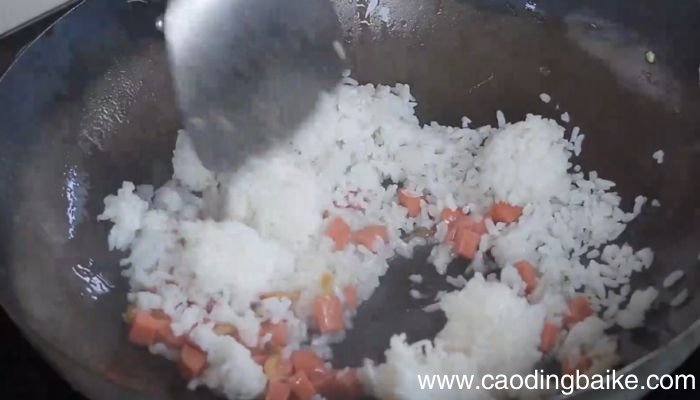 海米火腿蛋炒饭做法 海米火腿蛋炒饭怎么做