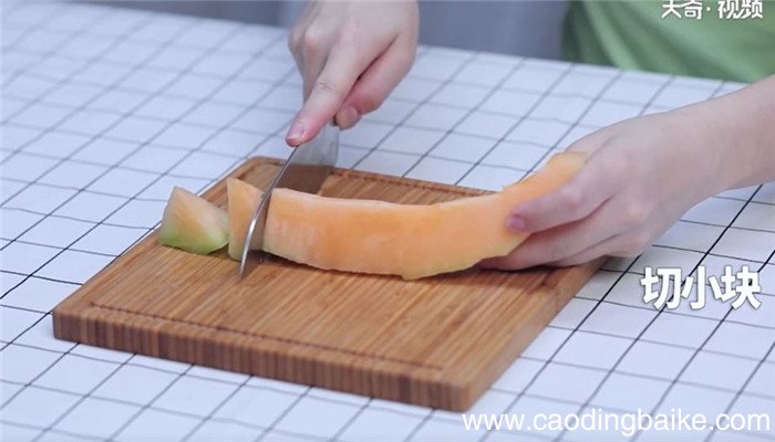 哈密瓜代餐奶昔怎么做 哈密瓜代餐奶昔的做法
