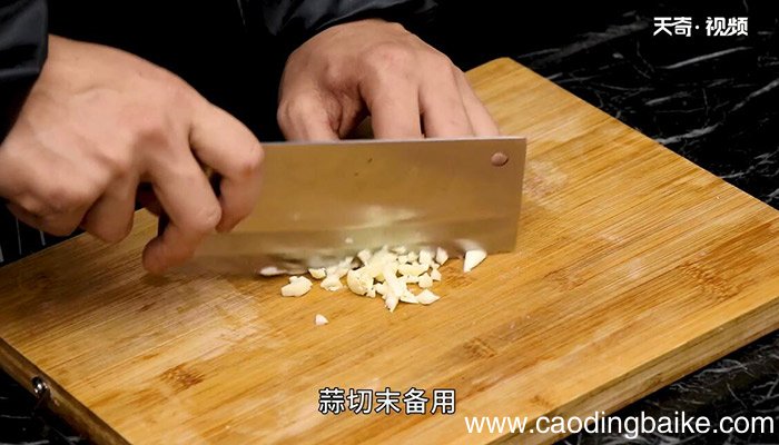 油爆虾丁的做法 油爆虾丁怎么做