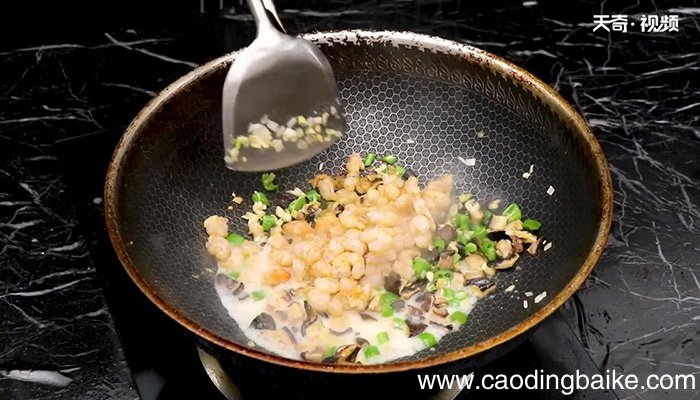 油爆虾丁的做法 油爆虾丁怎么做