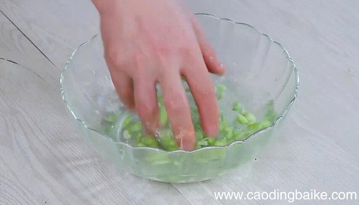 尖椒毛豆炒肉丝的做法 尖椒毛豆炒肉丝怎么做