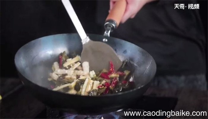 酸菜炒春笋的做法 酸菜炒春笋怎么做
