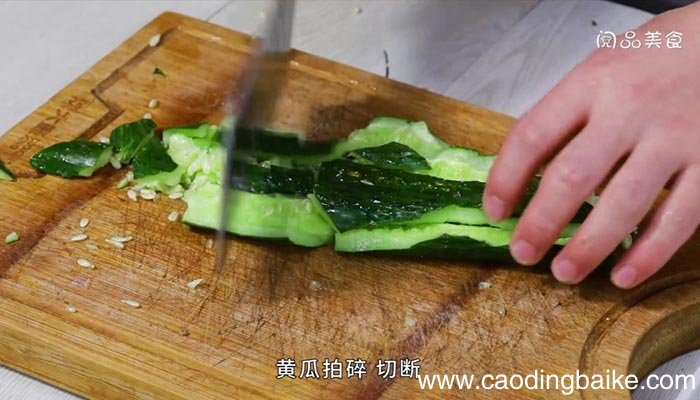 黄瓜拌河虾 黄瓜拌河虾的做法