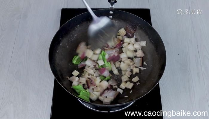 老腊肉炒藕丁怎么做老腊肉炒藕丁的做法