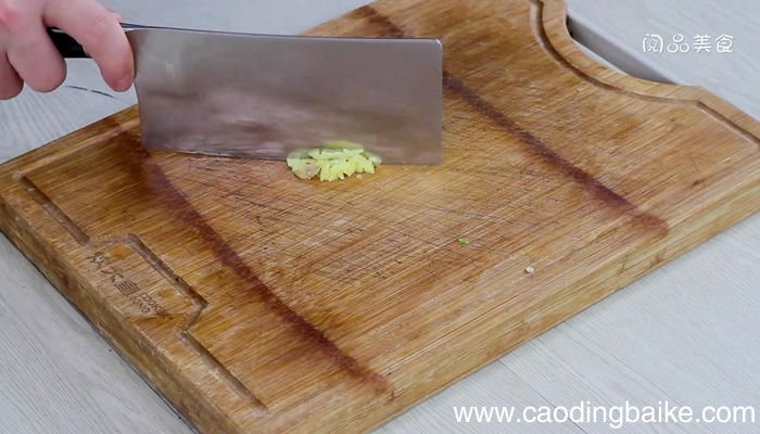 老腊肉炒藕丁怎么做老腊肉炒藕丁的做法