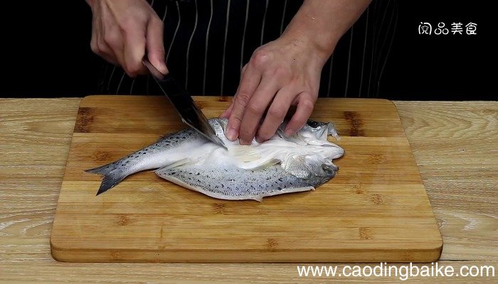 鲜椒蒸海鲈鱼鲜椒蒸海鲈鱼的做法