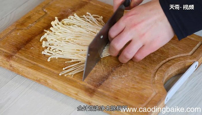 金针菇炒辣椒肉片的做法 金针菇炒辣椒肉片怎么做