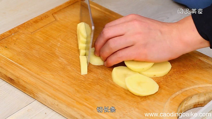 炸蓝莓薯条怎么做 炸蓝莓薯条的做法