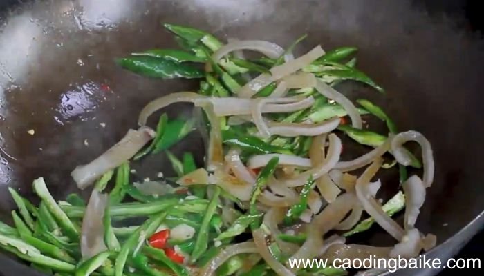 尖椒炒肉皮的做法 尖椒炒肉皮怎么做