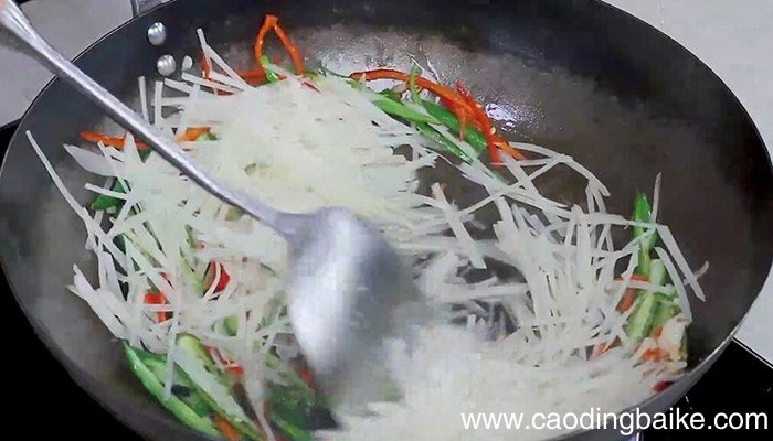 尖椒炒土豆丝的做法 尖椒炒土豆丝怎么做