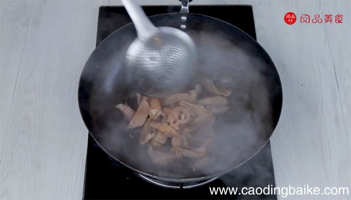彩椒炒鱿鱼的做法 怎么做彩椒炒鱿鱼