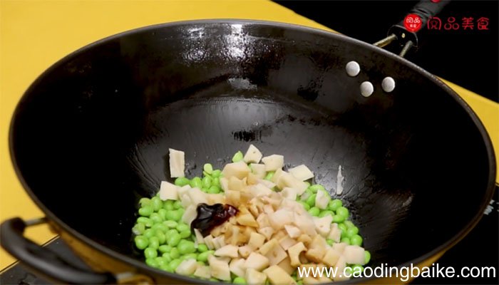 藕炒毛豆做法 藕炒毛豆怎么做