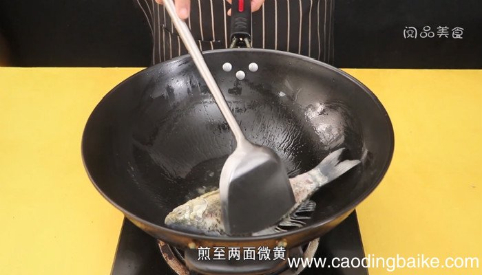 香辣焖鲫鱼 香辣焖鲫鱼的做法