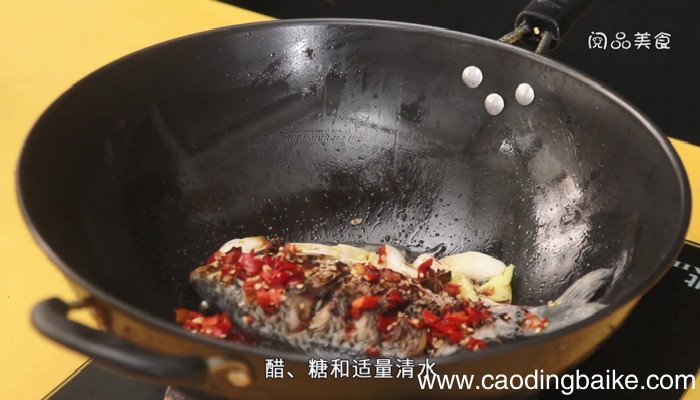 香辣焖鲫鱼 香辣焖鲫鱼的做法