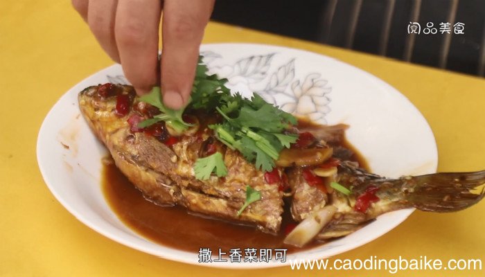 香辣焖鲫鱼 香辣焖鲫鱼的做法