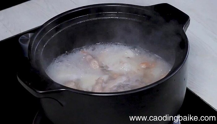 花生鸡脚煲沙葛的做法 花生鸡脚煲沙葛怎么做