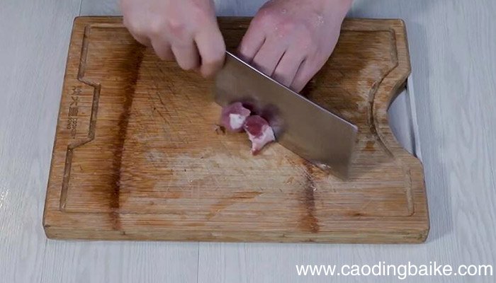 花生鸡脚煲沙葛的做法 花生鸡脚煲沙葛怎么做
