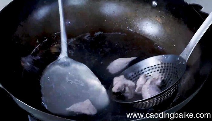 花生鸡脚煲沙葛的做法 花生鸡脚煲沙葛怎么做