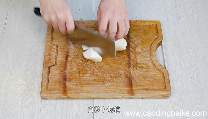萝卜西红柿炖牛腩的做法 萝卜西红柿炖牛腩怎么做