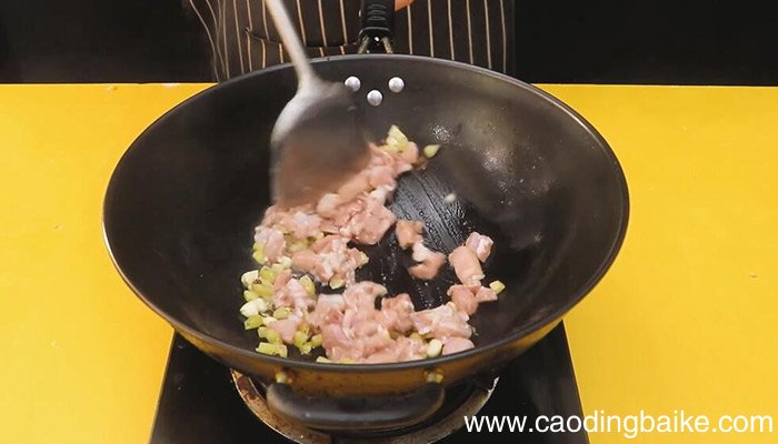 泡椒兔丁的做法 泡椒兔丁怎么做