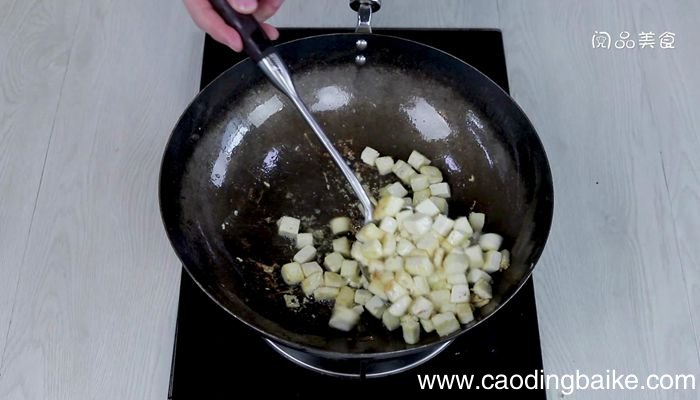 毛豆炒豆腐丁的做法毛豆炒豆腐丁怎么做