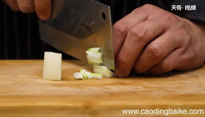 土豆焖羊排的做法 土豆焖羊排怎么做