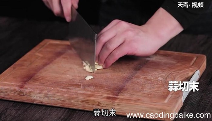 番茄秋刀鱼汤的做法 番茄秋刀鱼汤怎么做