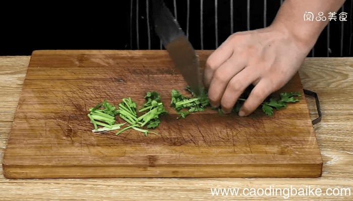 鲍鱼鸡翅煲 鲍鱼鸡翅煲怎么做好吃