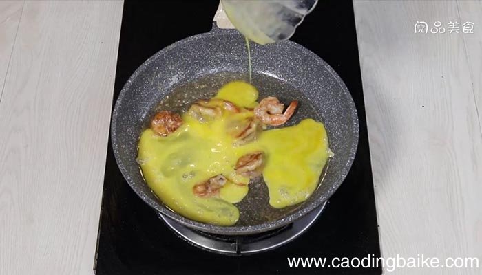 抱蛋凤尾虾怎么做 抱蛋凤尾虾