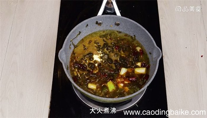 红油酸菜耗儿鱼的做法 红油酸菜耗儿鱼怎么做