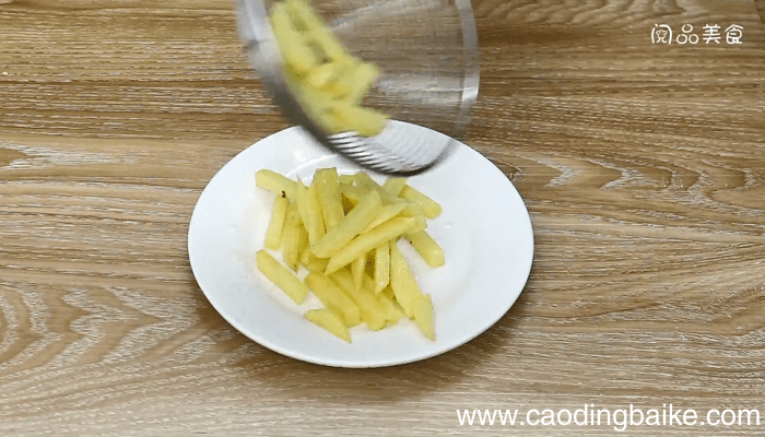 小鲍鱼炖土豆的做法