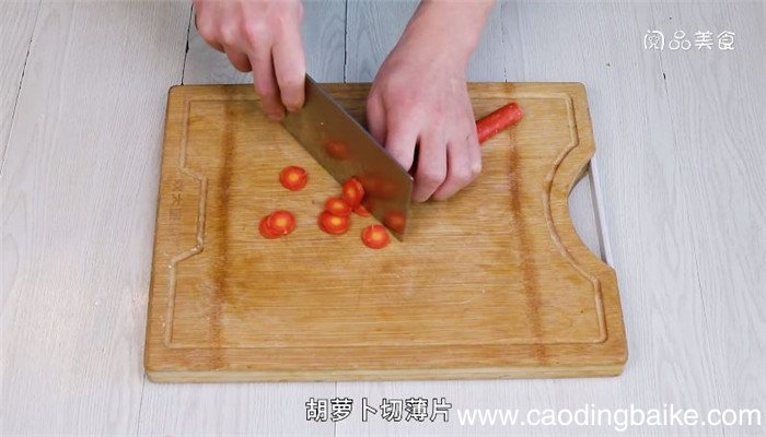 鱼丸炒蘑菇土豆萝卜汤怎么做 鱼丸炒蘑菇土豆萝卜汤 的做法