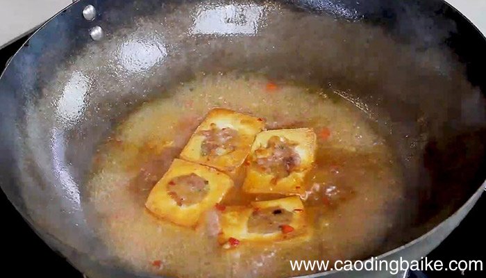 红烧肉酿豆腐如何做 红烧肉酿豆腐的做法