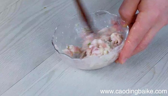 红烧肉酿豆腐如何做 红烧肉酿豆腐的做法