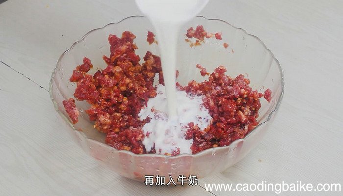 牛肉肉饼怎么煎 牛肉肉饼的做法
