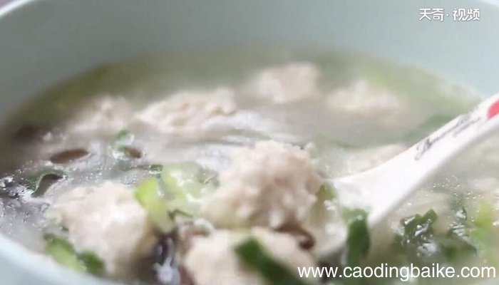 汆乌鱼丸子的做法 汆乌鱼丸子怎么做
