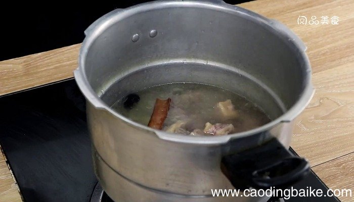 高压锅炖牛肉的做法 高压锅炖牛肉怎么做好吃