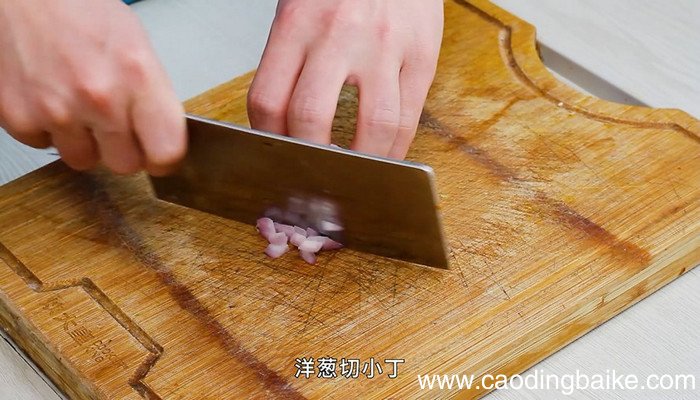肥牛虾仁炒饭怎么做 肥牛虾仁炒饭的做法