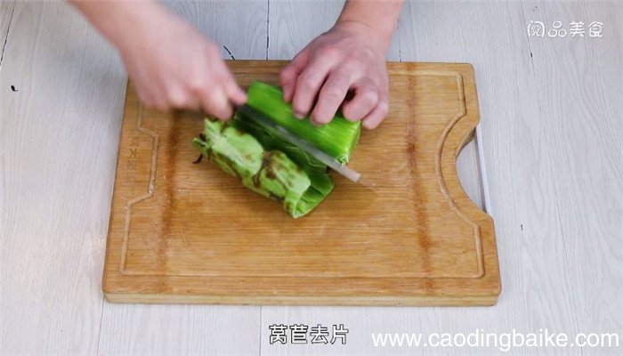 莴苣炒胡萝卜五花肉的做法 莴苣炒胡萝卜五花肉怎么做
