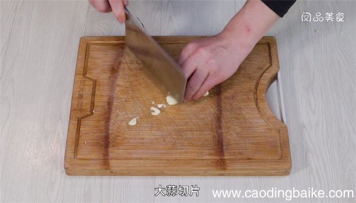 莴苣炒胡萝卜五花肉的做法 莴苣炒胡萝卜五花肉怎么做