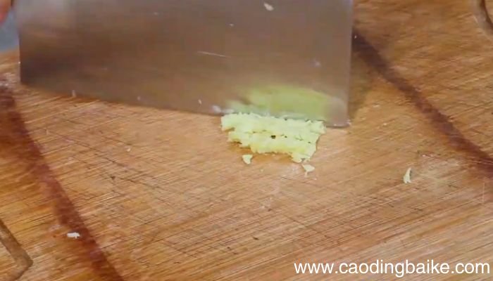 茭白焖腊肠的做法茭白焖腊肠怎么做