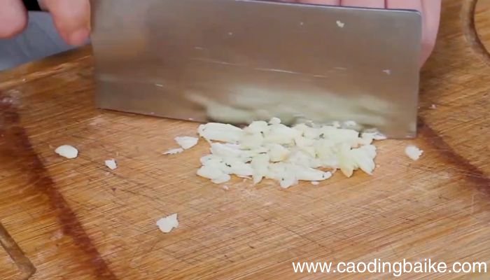 茭白焖腊肠的做法茭白焖腊肠怎么做