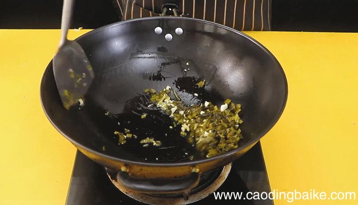 酸菜碎米兔的做法 酸菜碎米兔怎么做