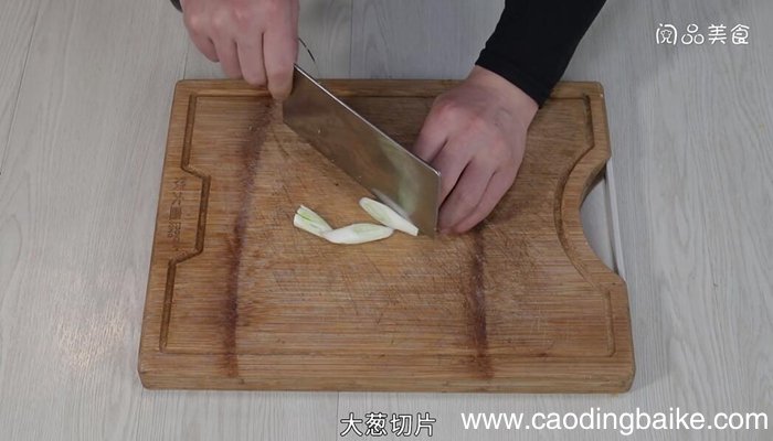蚕豆炒鸡丁如何做 蚕豆炒鸡丁的做法