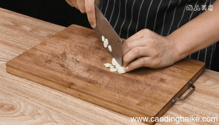 青椒炒油渣 青椒炒油渣的做法