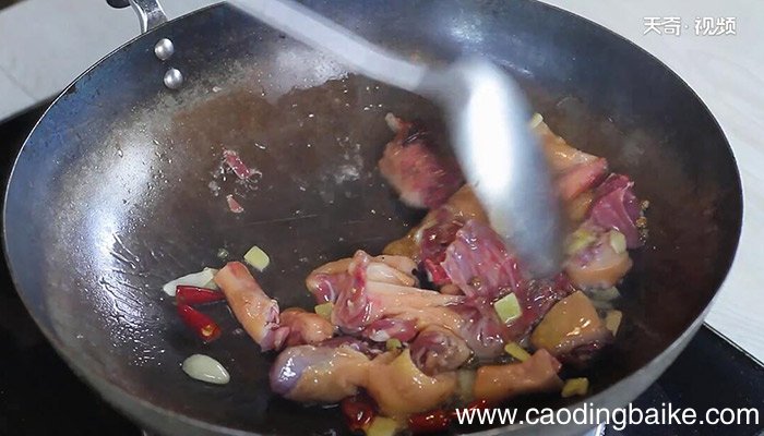 孜然炒鸭肉的做法 孜然炒鸭肉怎么做
