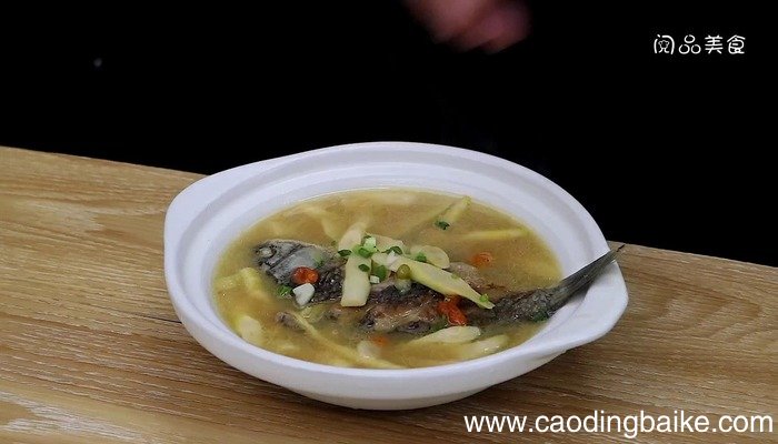 清炖鲫鱼的做法 清炖鲫鱼怎么做好吃