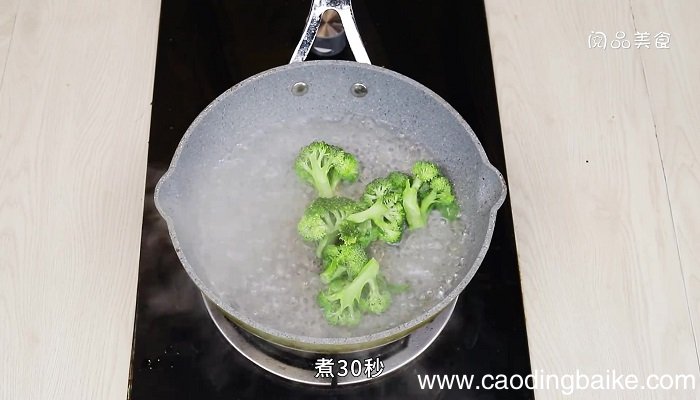 蒜香花生米的做法 蒜香花生米怎么做