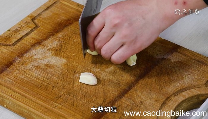 蒜香花生米的做法 蒜香花生米怎么做